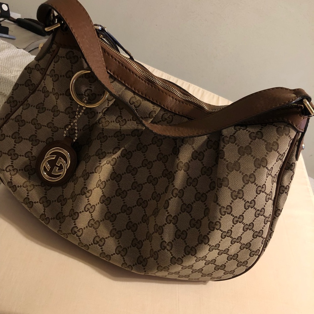Authentic Gucci Purse - Picture 4 of 8